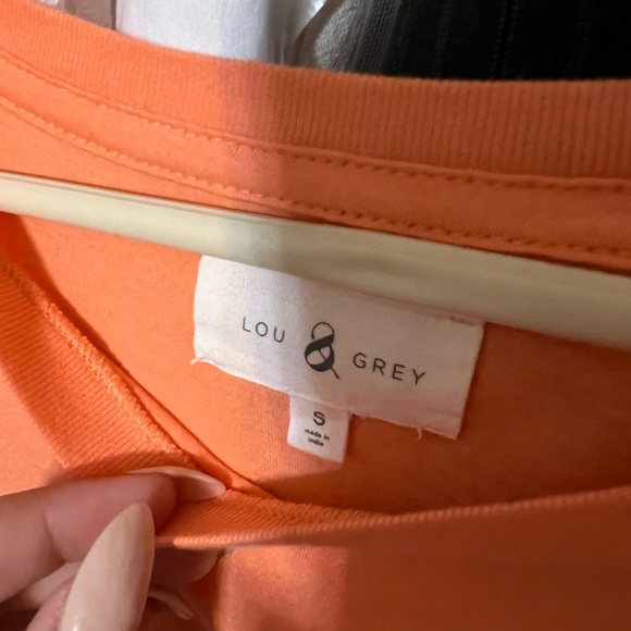 Peach embroidered strawberry shirt - Picture 5 of 5